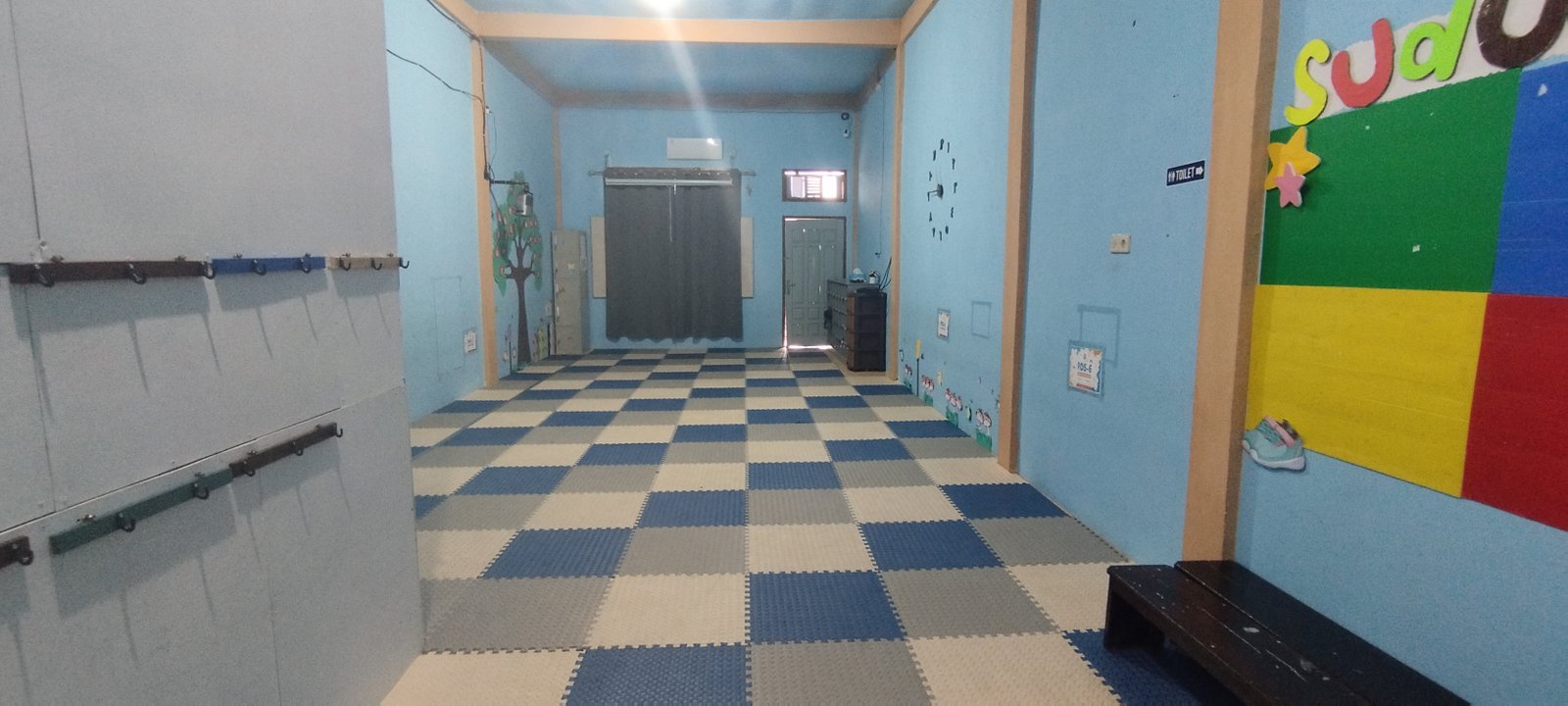 Kelas RA-B (Tampak Depan)